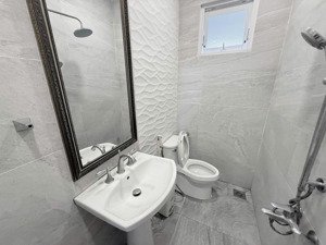 cho thuê biệt vạn phát hưng quận 7, hầm 3 lầu 3pn lớn, hồ bơi, full nt 90 triệu/tháng thương lượng