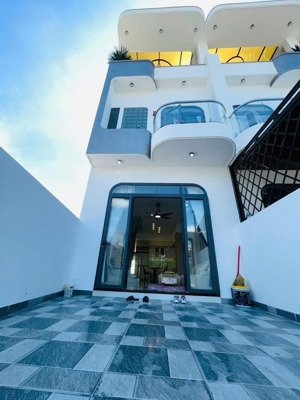 cho thuê nhà 2 lầu - phú mỹ - tdm - bình dương.
gần tp mới bình dương, chợ phú mỹ