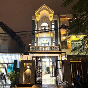 bán nhà tân cổ điển full nội thất hiện đại chỉ vào ở,trung tâm kết nối các tiện ích hoà xuân, đn