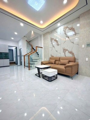 bán nhà hẻm 8m trường chinh , dt: 6x11m 3 lầu mới giá: 8.5 tỷ tl nhanh