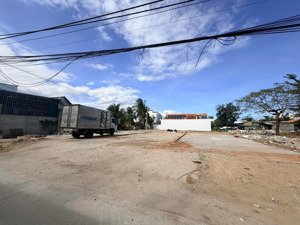 bán lô mặt tiền đường núi cấm - vĩnh thái cách đường thái thông chỉ 70m giá 3.9 tỷ/ lô