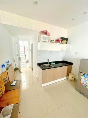 chính chủ bán căn hộ dịch vụ đường phạm văn bạch, 108m2, 5 tầng, giá 15.6 tỷ