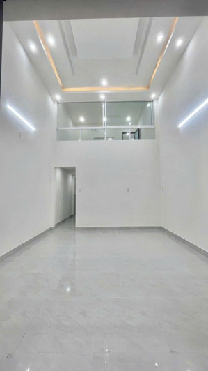 nhà đường quốc lộ 13 66m2 ngang 4m 2 lầu đối diện khu vạn phúc city chỉ 5,2 tỷ