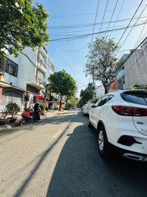 vị trí đẹp - bán nhà cấp 4 mặt tiền đường số 3 phước bình kinh doanh tốt ngay ngã tư chợ - 9.9 tỷ