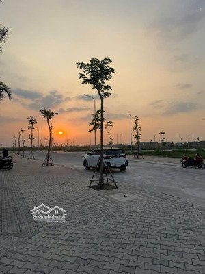 ra gấp lô đất 90 đại lộ đông tây nối dài (võ văn kiệt) ngay cầu xáng ngang. shr. nh hỗ trợ 75%