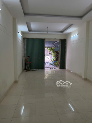 bán nhà 3 tầng mt đường hồ quý ly (đường 10m5)- trục kinh doanh thông biển.giá 9ty9 lh 