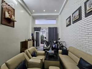 BÁN NHÀ CÁCH MẠNG THÁNG 8 XE HƠI NGỦ TRONG NHÀ 61M KHÔNG QUY HOẠCH KHÔNG LỖI PHONG THUỶ