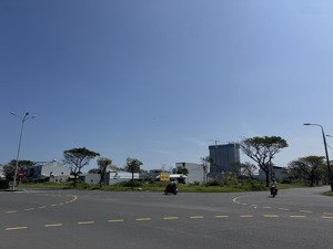 siêu vip!!bán lô góc 2mt đường tân trà vs bùi quốc khái ngay bãi tắm tân trà