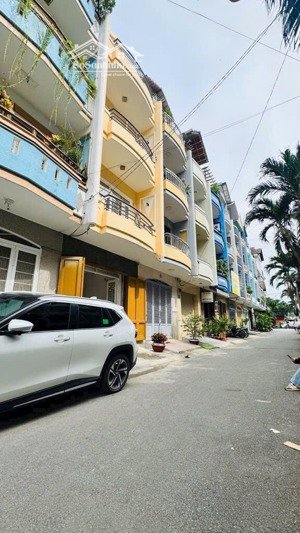 nhà 4 tầng khu cao lỗ ngay parc mall p4 q8