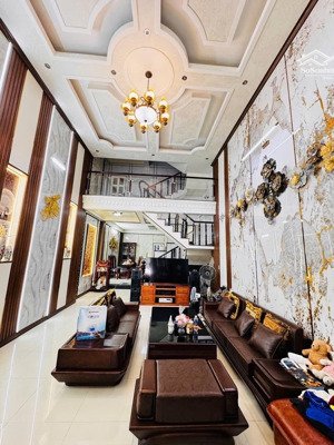 khu căn cứ gò vấp - hẻm 6m thông - 4.5 x 17 - 4 tầng - 8.6 tỷ còn tl chốt gấp trước tết