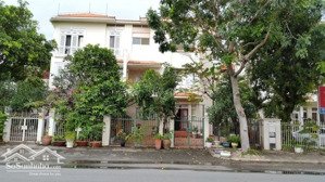 cần bán nhanh căn biệt thự song lập khu mỹ quang.pmh q7.dt 235m bán 82 tỷ.cam kết gía thật không ảo