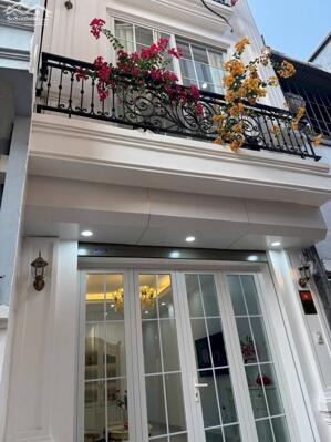 Bán nhà Cầu Giấy, Ô tô qua nhà. DT 38m2 x 7 tầng thang máy, nhà siêu đẹp, giá 13,8 tỷ