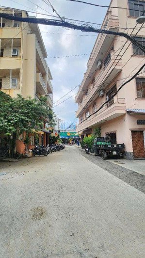 3tỷ999- 30m2- 2pn- hẻm 4 mét thông- tân hoà đông q6