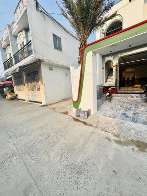 nhà mới xây vào ở ngay , shr đã hoàn công