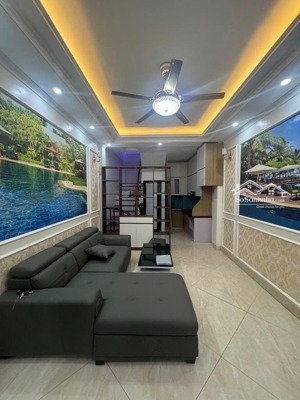 bán nhà tô vĩnh diện 38m x 4 tầng gần phố ngõ thông nội thất nhập 7 tỷ