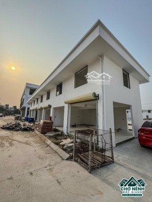 cho thuê nhiều diện tích tại chợ nếnh bắc giang 30-50-70-90-100m2 giá chỉ từ 100k/m2 gần các kcn