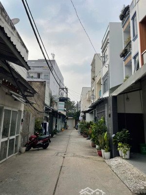 bán đất hẻm xe hơi đường số 16 ngay kênh tham lương-dt: 4x23m .giá: 5tỷ780