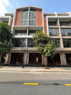 căn liền kề 54m2 mặt tiền 4,5m còn lại vin 3 giá chỉ 7,9 tỷ lh: 