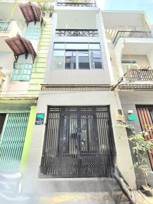 nhà đẹp q4- hẻm 4m thông thoáng- 49m2 - 4 lầu đúc- chỉ 6 tỷ nhỉnh