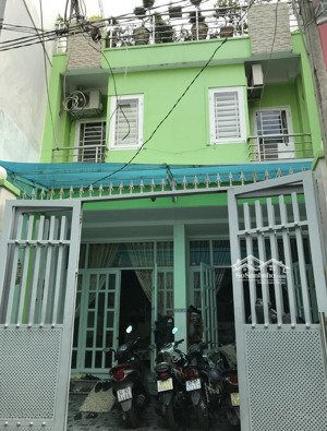 cho thuê nhà trung tâm phú nhuận, sát chợ, trường học, xung quanh đầy đủ mọi tiện ích.