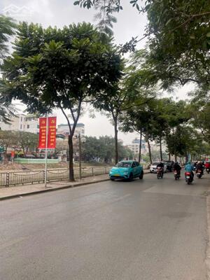 Bán nhà mặt phố Vũ Tông Phan, Thanh Xuân, dt: 300m2, giá: 119 tỷ, mt: 9m, gần Ngã Tư Sở