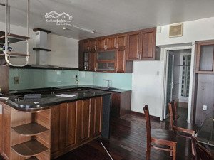 gia đình bán gấp căn hộ screc tower quận 3 - 100m2, 3pn - giá gốc 6 tỷ, không qua môi giới