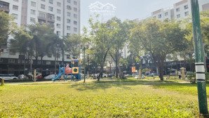 bán căn 2pn giá 2,75 tỷ sổ hồng