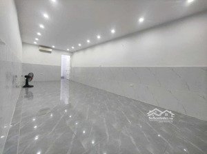 cho thuê nhà tập thể tầng 1 ngọc khánh ba bước ra phố sân rộng vừa ở vừa kinh doanh