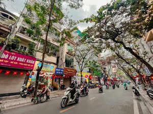 lô góc mặt phố, vỉa hè rộng kd đỉnh nóc, dt 39m2, mt 3,6m, chỉ 14,8 tỷ, dân xây sổ a4