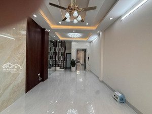 ô tô tải đỗ cửa, ngõ thông vòng quanh kd đỉnh, dt 40m2*6t thang máy, mt 3,8m, chào 10,9 tỷ
