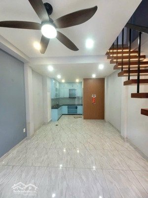 nhà bè, 72m2 2pn 2wc, phòng khách, bếp, hxh, chỉ 4tỷ4 shr, hoàn công, cách q7 chỉ 3p chạy xe