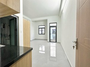 studio siêu rộng ban công full nội thất mới xây ngay đỗ xuân hợp, ngã 4 bình thái, ga bình thái