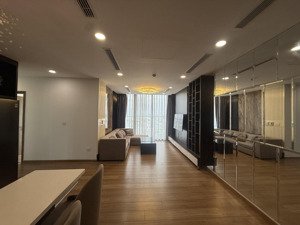 bán gấp căn góc 3pn 95m2 view quận 1, full nội thất xịn, sẵn hợp đồng thuê, giá tốt chỉ 8,8 tỷ