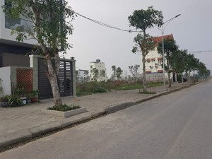 cần thanh khoản ô liền kề góc vườn hoa trục đường 17m, kđt thanh hà cieco5