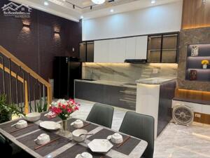 Bán nhà mới 3 tầng HXH Bùi Quang Là 70m2(5.4*13m) Sát chợ Phạm Văn Bạch nhỉnh 6tỷ