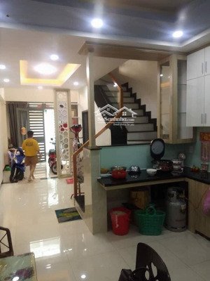 bán nhà ngọc hà, ba đình nhà còn chắc chắn, ở được ngay, cách oto 15m dt 40m2 giá 8 tỷ