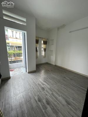  135m² (9 x 15m) – ngang lớn