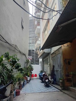 nhà hiếm văn cao ba đình, 57m x 5 tầng, trước nhà rộng giá chào chưa đến 16 tỷ