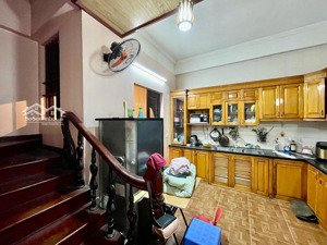 mặt ngõ thông tứ phía, 40m thẳng tắp ra mp, ô chờ thang máy, dt 45m2, mt 5,2m, chào 10,6 tỷ ctl