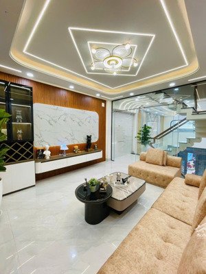 bán nhà 5 tầng 4x16m khu đồng bộ cạnh aeon tên lửa. chỉ 7 tỷ nhỉnh