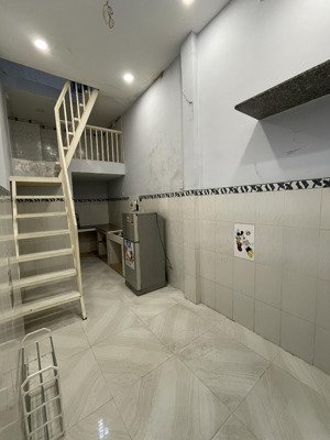 bán nhà sổ hồng riêng gần cầu tân thuận 2- quận 7- 16m2- không quy hoạch- 2 tỷ .