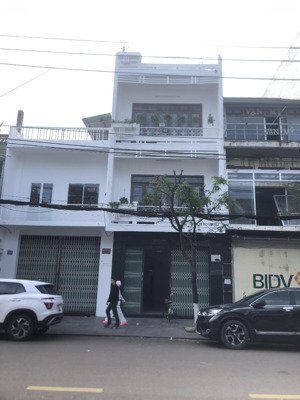 bán nhà phố 2 mặt tiền 420m2 , 3 tầng, trung tâm thành phố quy nhơn