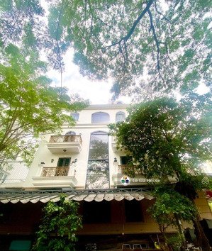 bán 2 căn lô góc, 3 mặt tiền đường chính, đối diện công viên kdc đông thủ thiêm p. bình trưng