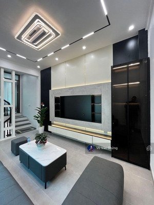 bán nhà nguyễn công trứ hà đông 5 tầng ô tô đỗ cửa lô góc 3 mặt thoáng 9.8 tỷ