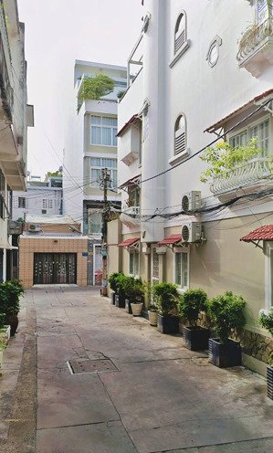 bán nhà hẻm xe hơi ngang 5m hiếm 4 tầng btct dòng tiền 33 triệu/tháng giá 8.5 tỷ