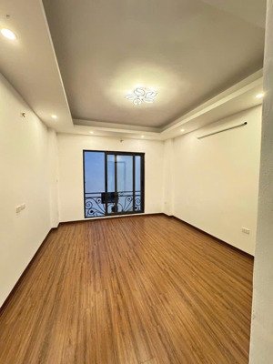 ô tô đỗ góc phố lê thanh nghị 2 thoáng nông thông ở ngay 45m2x5t giá nhỉnh 8 tỷ có tl