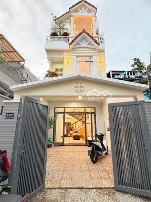 nhà 3 tầng mặt tiền kẹp kiệt 1m5- đặng đình vân . - đường 6m ( không lề )
- phường thanh khê