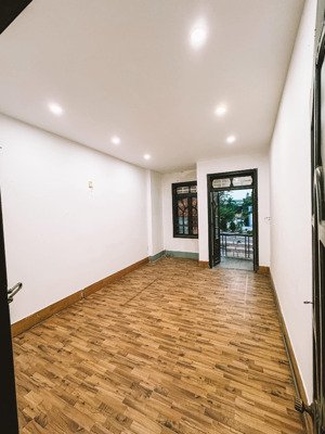 chính chủ bán nhà 3 tầng mặt tiền đường 2/9, hải châu đà nẵng, 3pn, nhiều tiện ích xung quanh