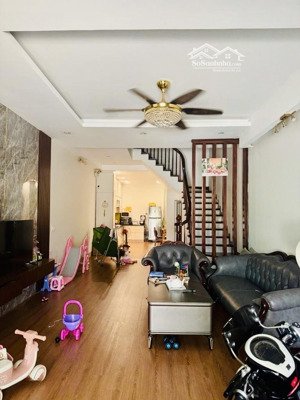 bán nhà phân lô lạc trung - vỉa hè kinh doanh - ô tô dừng đỗ - diện tích 68m2. giá bán 24.95 tỷ