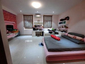 nhà đẹp mtnb đường 14m khu tên lửa 6 x 21m 5 tầng - vị trí không lỗi - giáp q6 gần cv phú lâm